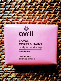 Savon bio et vegan Framboise corps et mains 100 g | Tilleulmenthe Boutique de mode femme en ligne