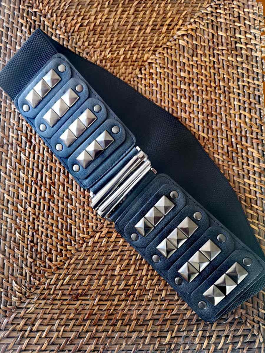 Ceinture noire l 1 vue entière l Tilleulmenthe boutique de mode femme Ceinture noire l 1 vue entière l Tilleulmenthe boutique de mode femme