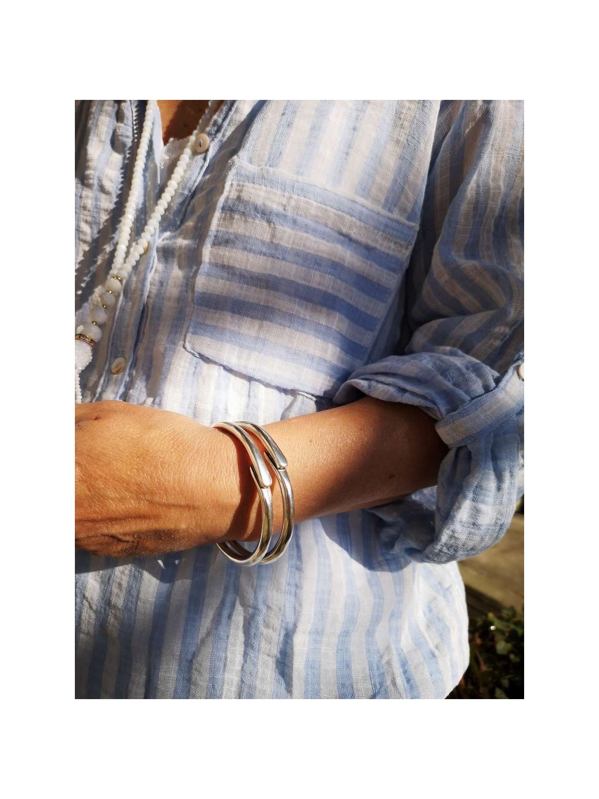Joncs Design Ciclon plaqué argent| 1 vue bracelet porté au poignet l Tilleulmenthe boutique de mode femme en ligne