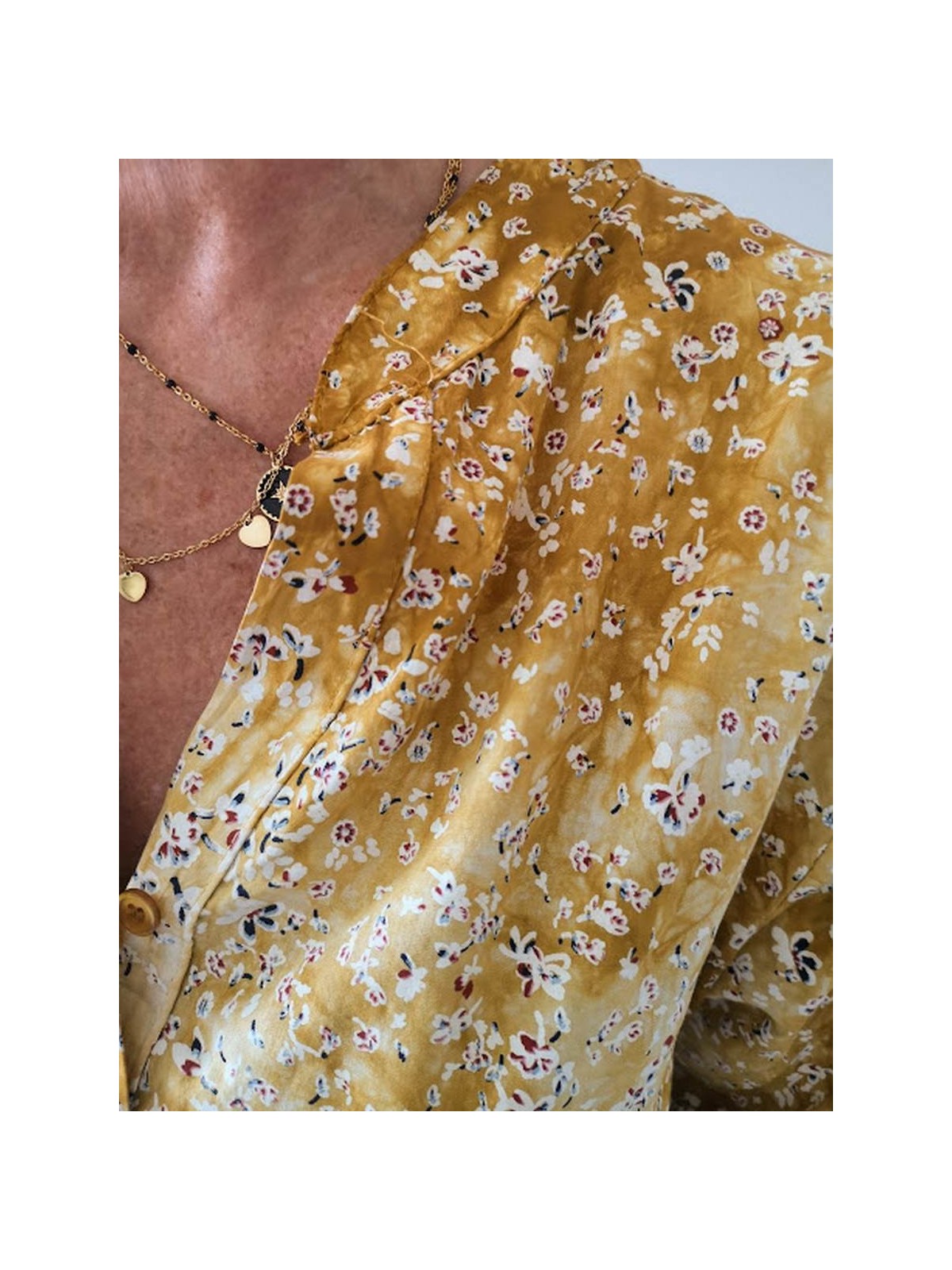 Blouse couleur moutarde petites fleurs l 3 vue détails imprimés l Tilleulmenthe boutique de mode femme