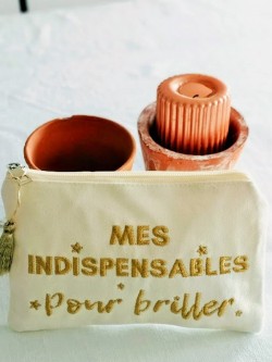 Mes indispensables pour briller pochette l 1 vue contre des pots l Tilleulmenthe boutique de mode femme en ligne