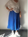 Jupe longue plissée bleue ample| 2 vue rapproché | Tilleulmenthe boutique de mode femme en ligne