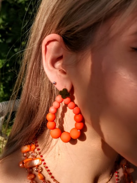 Boucles d'oreilles colorées | 1 vue portées | Tilleulmenthe boutique de mode femme en ligne