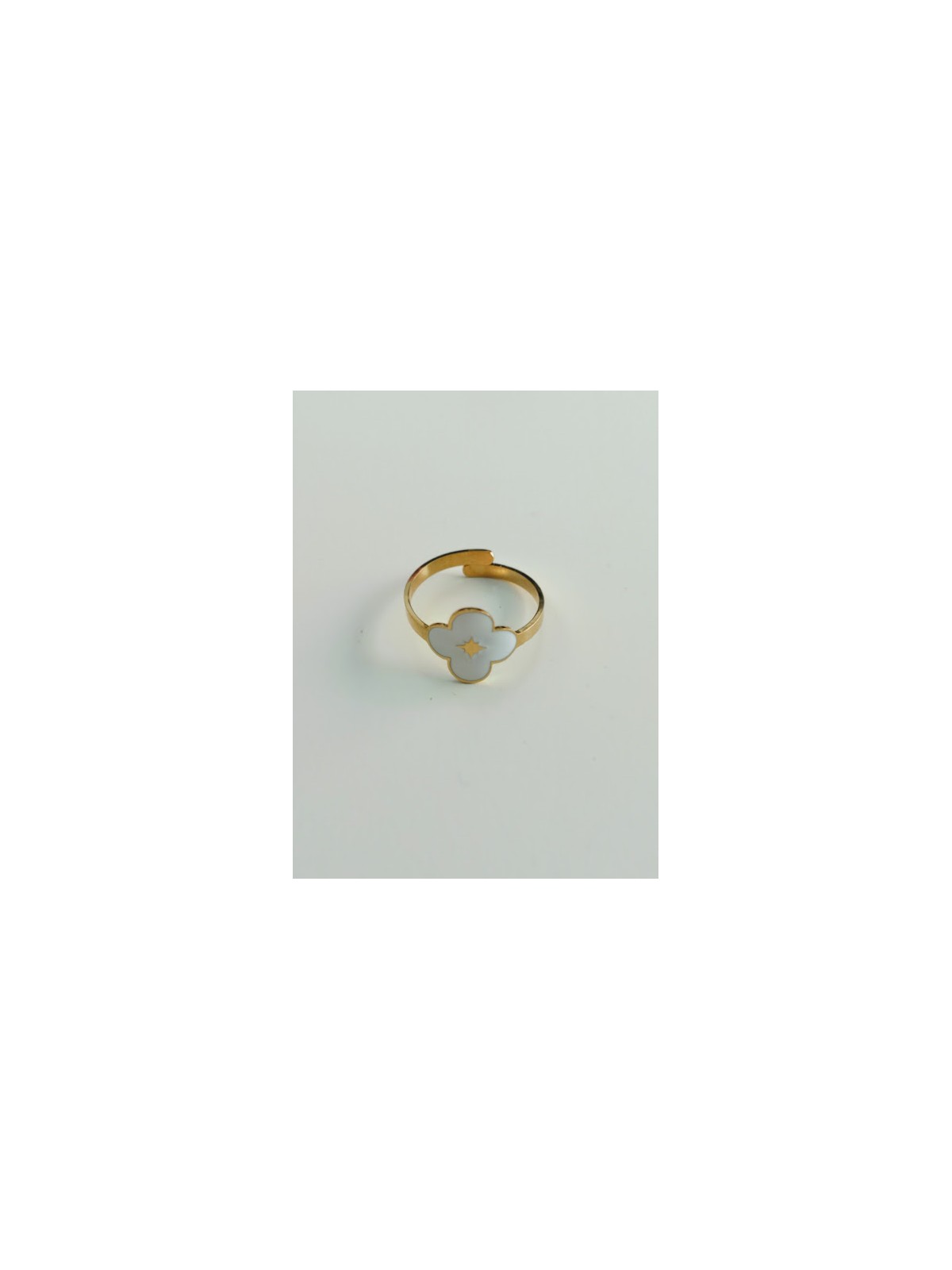 Bague ajustable blanches et or avec motif fleur | 2 vue à plat | Tilleulmenthe boutique de mode femme en ligne