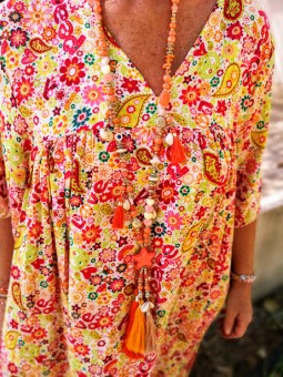 Sautoir pompons et coquillages coloré | 1 vue de face portée | Tilleulmenthe boutique de mode femme en ligne
