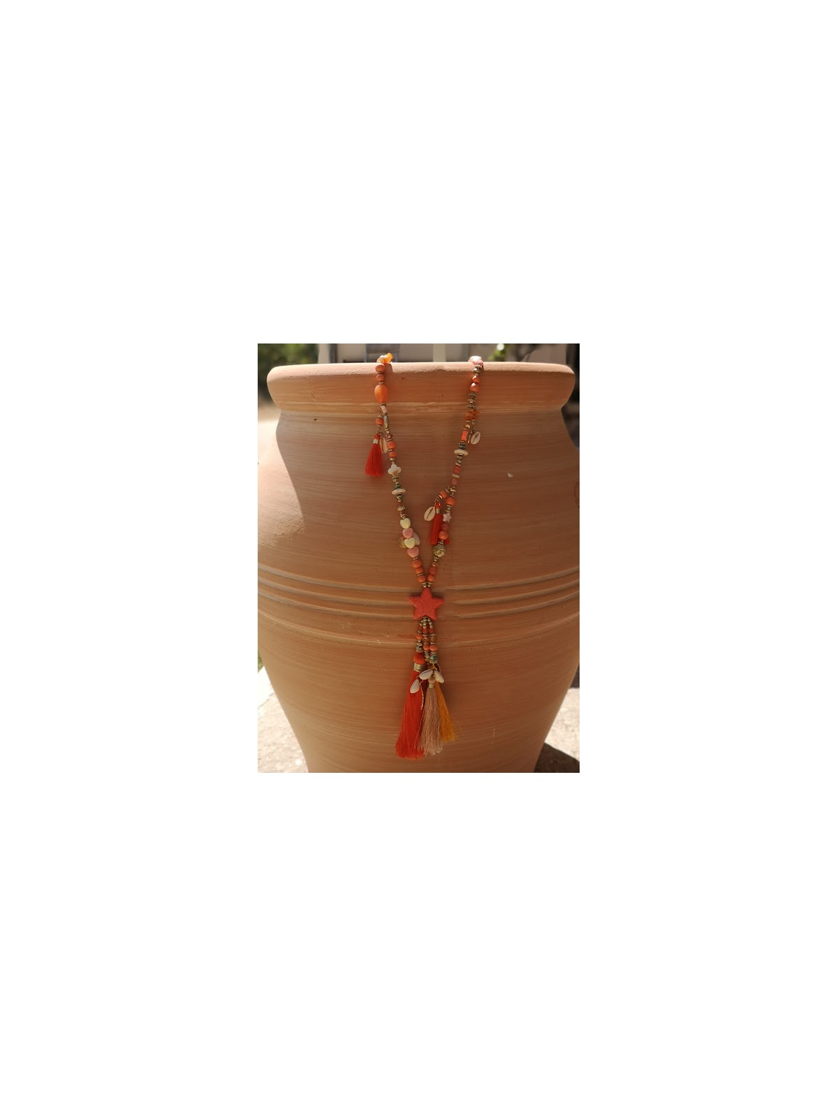 Sautoir avec perles colorées et pompons | 2 vue à plat | Tilleulmenthe boutique de mode femme en ligne
