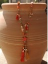 Sautoir avec perles colorées et pompons | 2 vue à plat | Tilleulmenthe boutique de mode femme en ligne