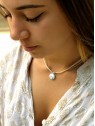 Collier avec oeil de sainte lucie ras de cou| 1 vue portée de profil | Tilleulmenthe boutique de mode femme en ligne