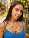 Collier perles de bois et synthétique | 2 vue de face portée | Tilleulmenthe boutique de mode femme en ligne