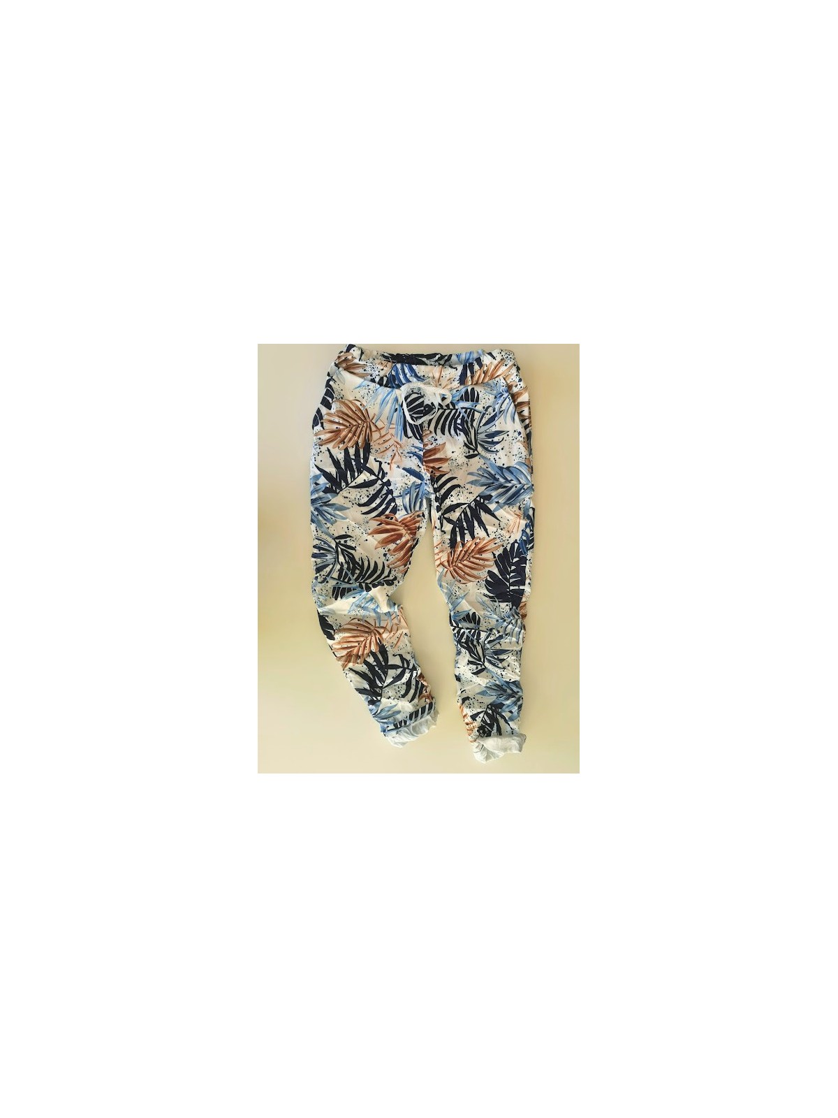 Pantalon imprimé bleu avec tissu effet froissé | 2 vue de haut | Tilleulmenthe boutique de mode femme en ligne