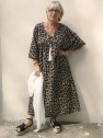 Robe longue oversize leopard manches longues | 1 vue de face entière | Tilleulmenthe boutique de mode femme en ligne