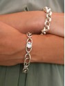 Bracelet Ciclon plaqué argent et cristal | 2 vue portée rapprochée | Tilleulmenthe boutique de mode femme en ligne