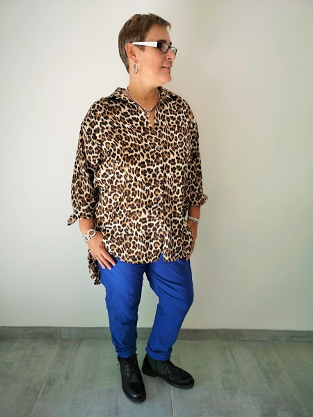 Surchemise léopard manches longues l 3 vue portée de face l Tilleulmenthe mode boutique de vêtements femme en ligne