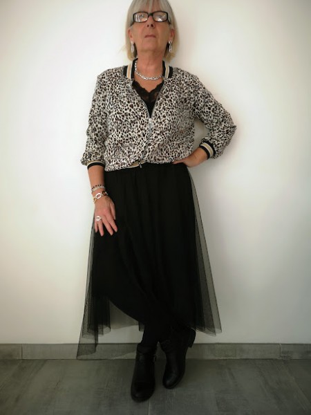 Jupe longue noire l 1 vue portée l Tilleulmenthe mode boutique de vêtements femme en ligne