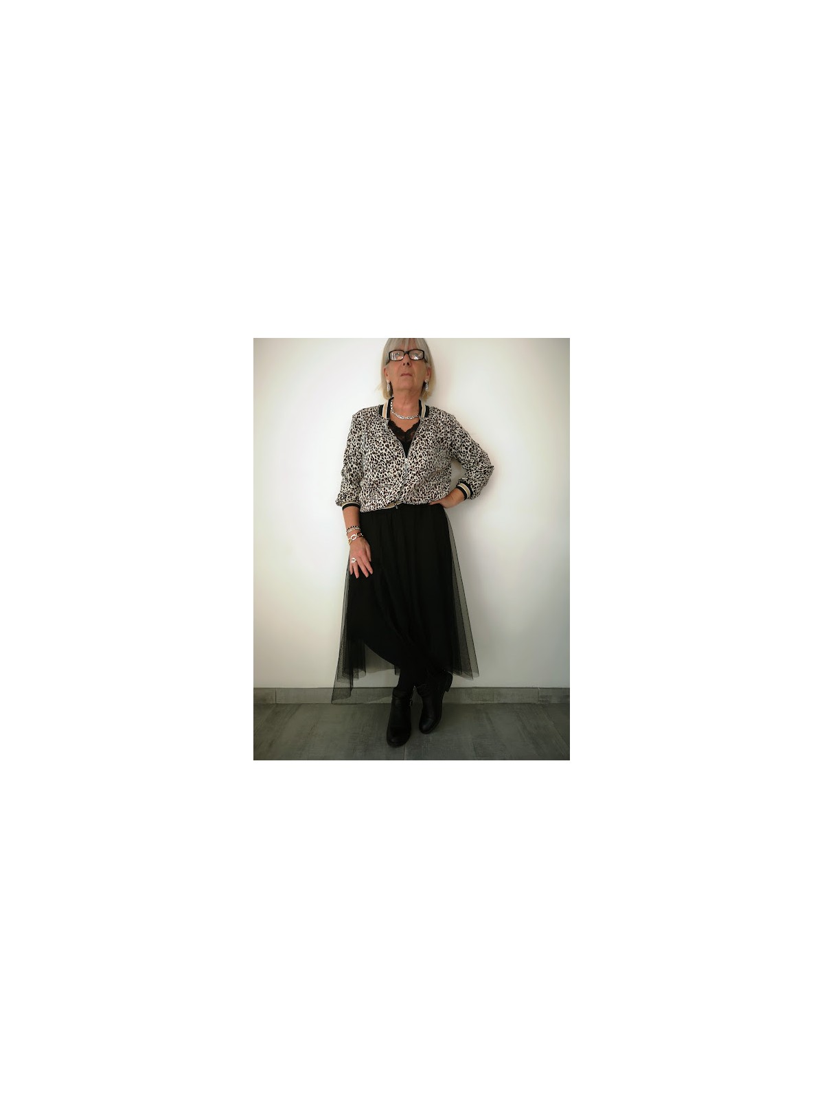 Jupe longue noire l 1 vue portée l Tilleulmenthe mode boutique de vêtements femme en ligne