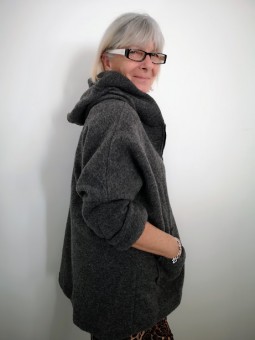 Veste gris anthracite manches longues l 2 vue profil l Tilleulmenthe mode boutique de vêtements femme en ligne