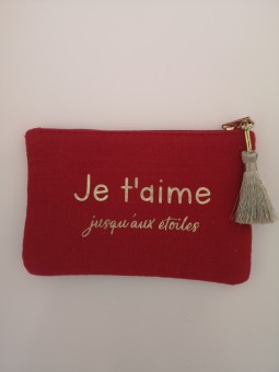 Pochette zippée rouge et dorée avec pompon l 1 vue de face l Tilleulmenthe mode boutique de vêtements femme en ligne