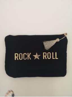 Pochette zippée noir et dorée rock and roll l 1 vue de face l Tilleulmenthe mode boutique de vêtements femme en ligne