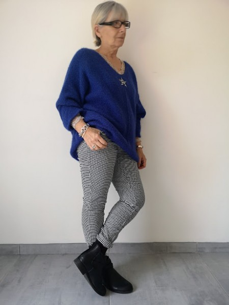 Pull bleu avec étoile argentée l 2 vue de profil l Tilleulmenthe mode boutique de vêtements femme en ligne