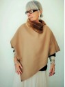 Poncho camel et marron coupe asymétrique l 1 vue de face l Tilleulmenthe mode boutique de vêtements femme en ligne