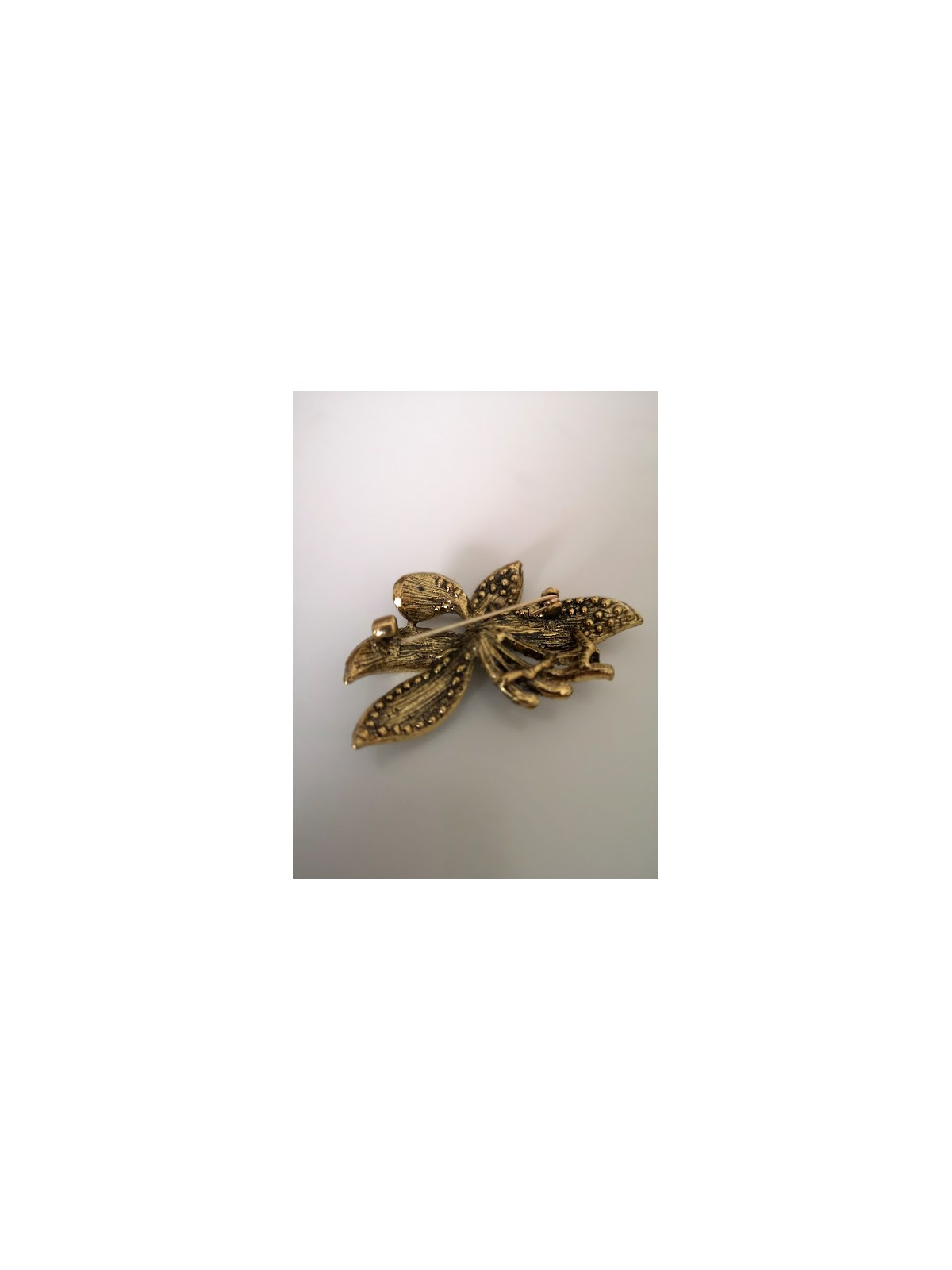 Broche dorée avec détail diamants l 2 vue de dos l Tilleulmenthe mode boutique de vêtements femme en ligne