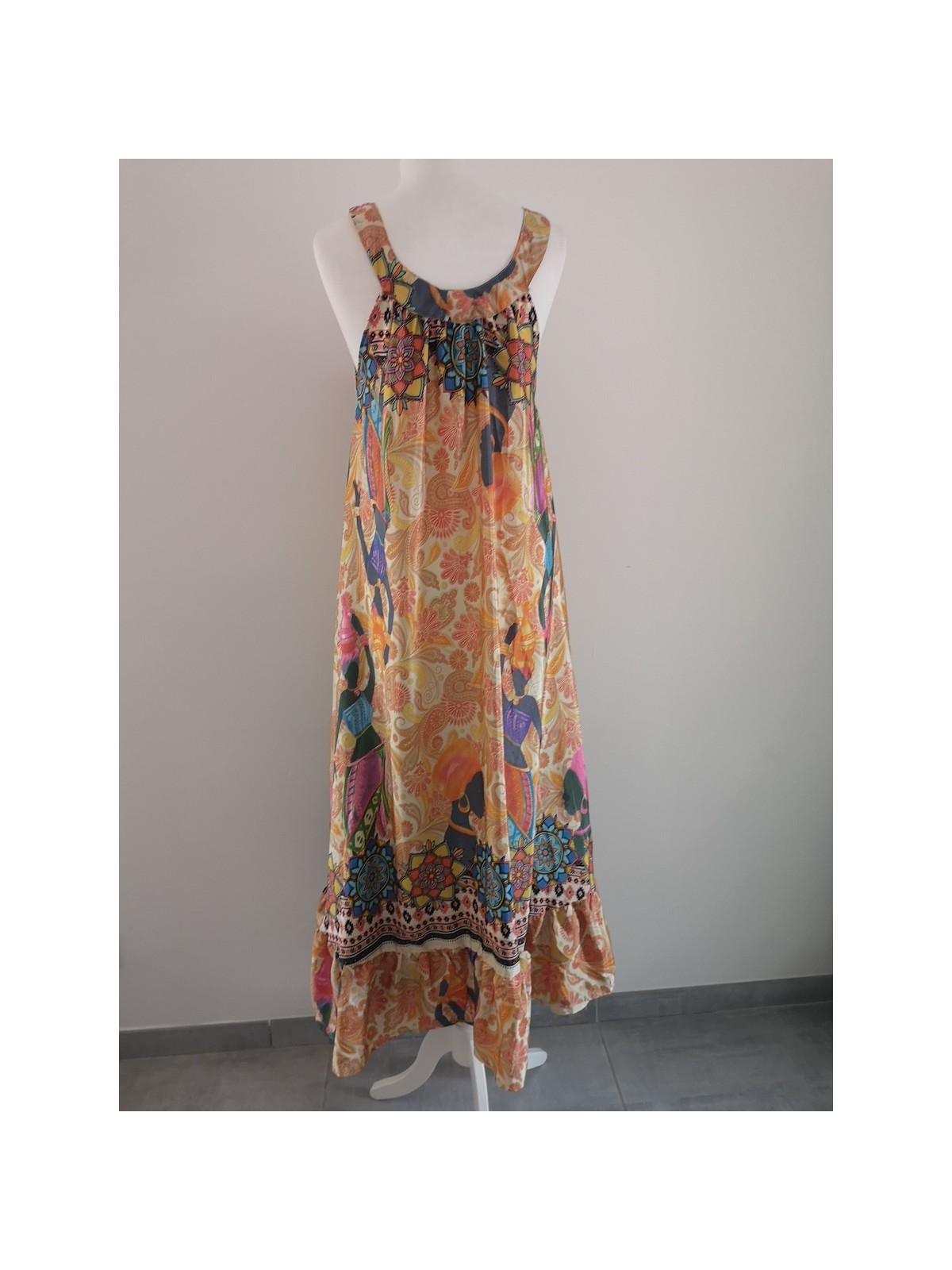 robe longue colorée avec motifs l 1 vue de face l Tilleulmenthe mode boutique de vêtements femme en ligne