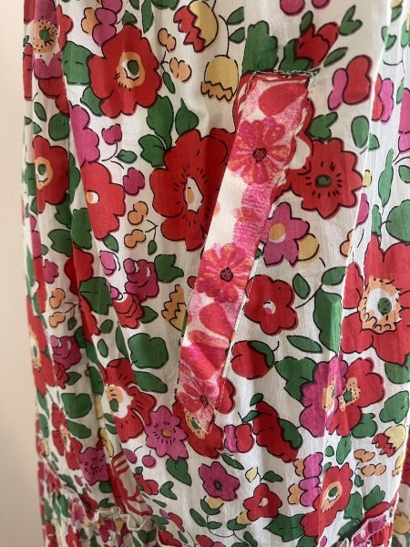 Robe longue à fleurs avec bretelles et poches l 4 vue motif l Tilleulmenthe mode boutique de vêtements femme en ligne