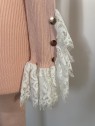 Robe moulante rose avec boutons dorés et dentelle l 4 vue manches l Tilleulmenthe mode boutique de vêtements femme en ligne