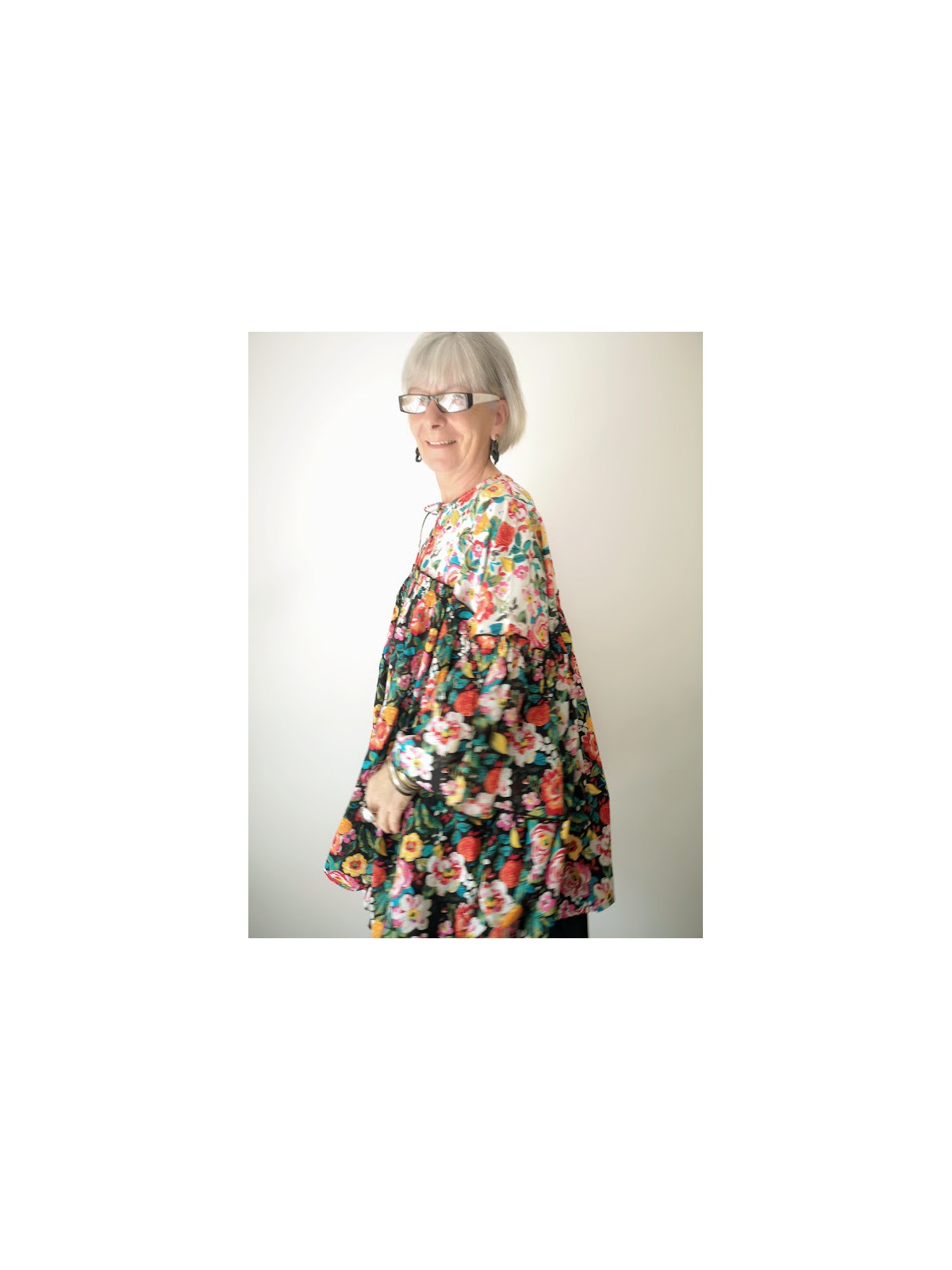 Blouse ample fleurie L'été de Jeanne l 2 vue de profil l Tilleulmenthe mode boutique de vêtements femme en ligne