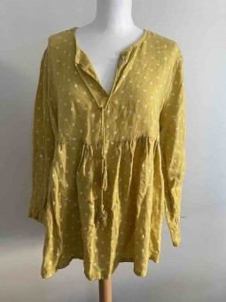 Blouse jaune moutarde étoiles blanches l 1 vue de face l Tilleulmenthe mode boutique de vêtements femme en ligne