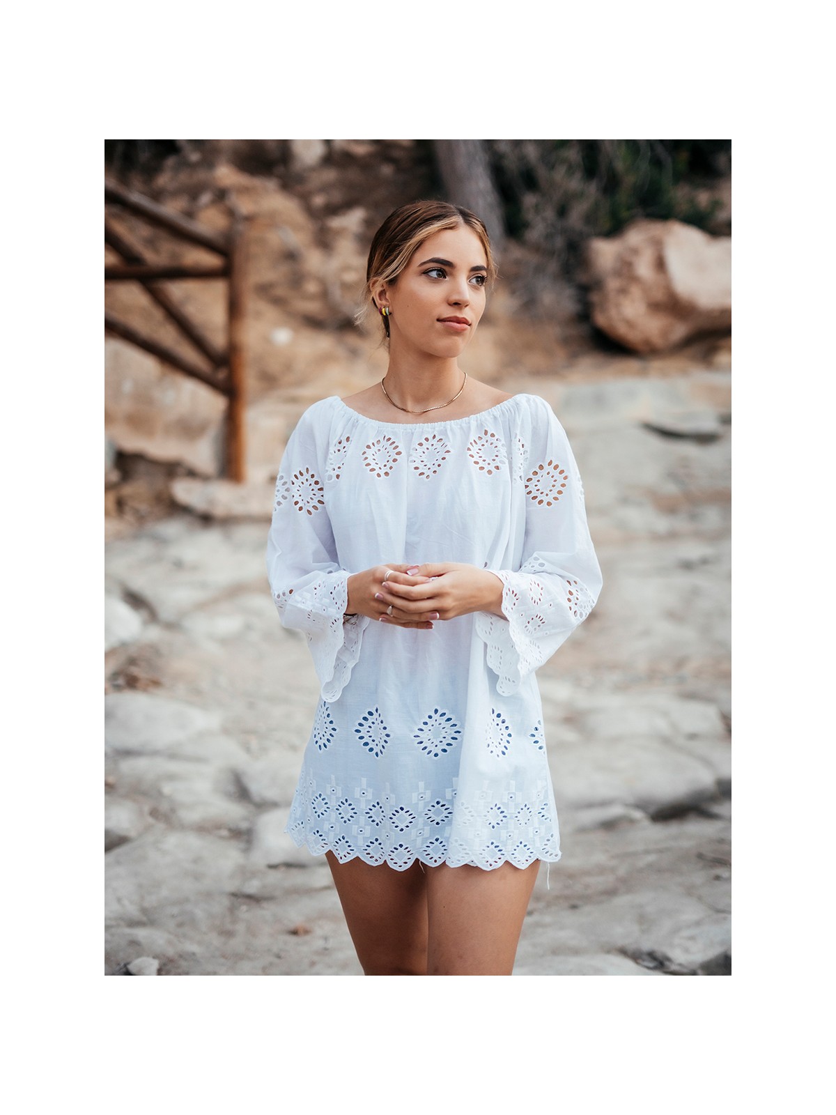 Blouse oversize blanche l 2 vue de face l Tilleulmenthe mode boutique de vêtements femme en ligne