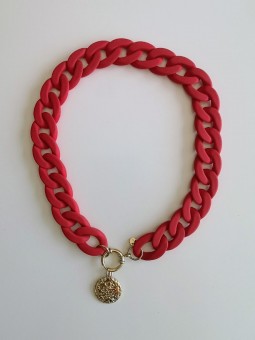 Collier forme maille gourmette rouge l 1 vue de face l Tilleulmenthe mode boutique de vêtements femme en ligne