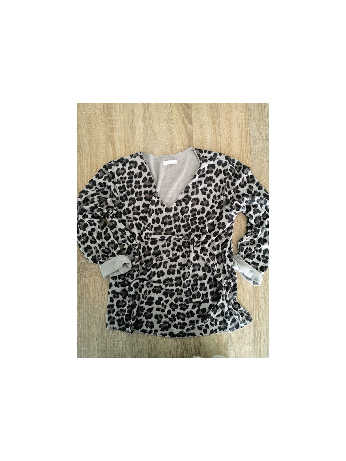Pull fin manches longues léopard l 2 vue de face l Tilleulmenthe mode boutique de vêtements femme en ligne