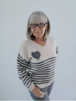 Pull crème et gris à motifs rayé l 1 vue de face l Tilleulmenthe mode boutique de vêtements femme en ligne