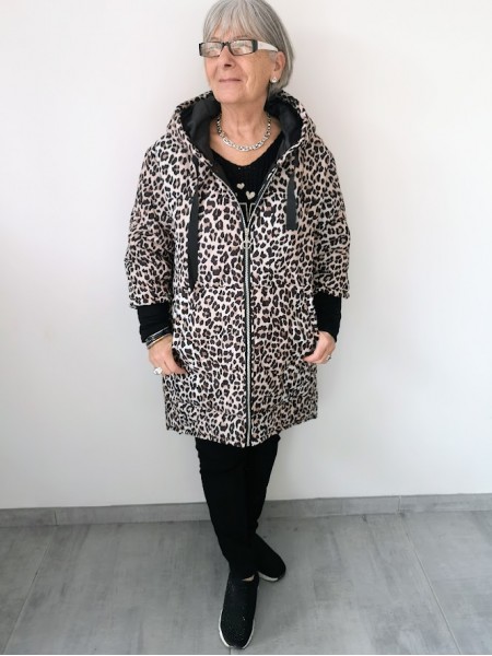 Doudoune léopard avec capuche l 1 vue de face l Tilleulmenthe mode boutique de vêtements femme en ligne
