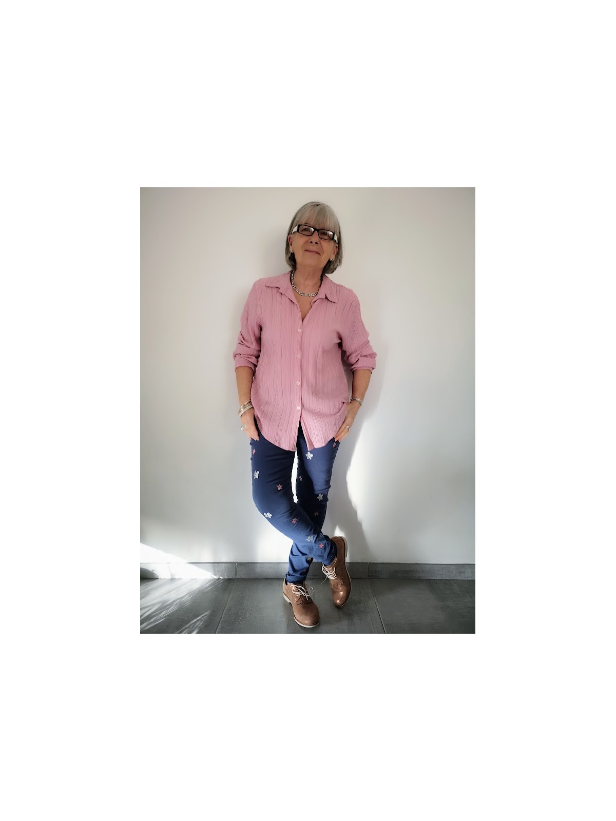 Blouse tissu gaufré rose l 1 vue porté l Tilleulmenthe mode boutique de prêt à porter femme en ligne
