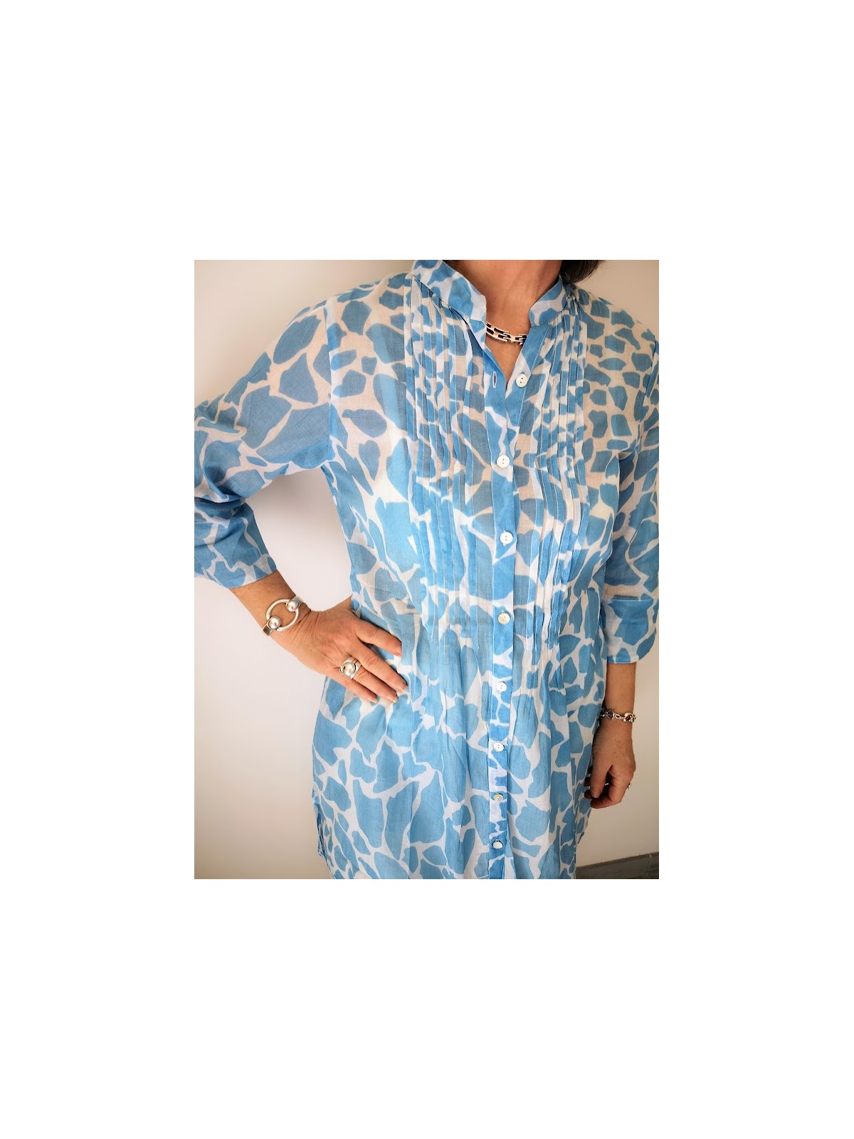 Robe col chemise bleu et blanche en coton l 4 vue boutons l Tilleulmenthe mode boutique de vêtements femme en ligne