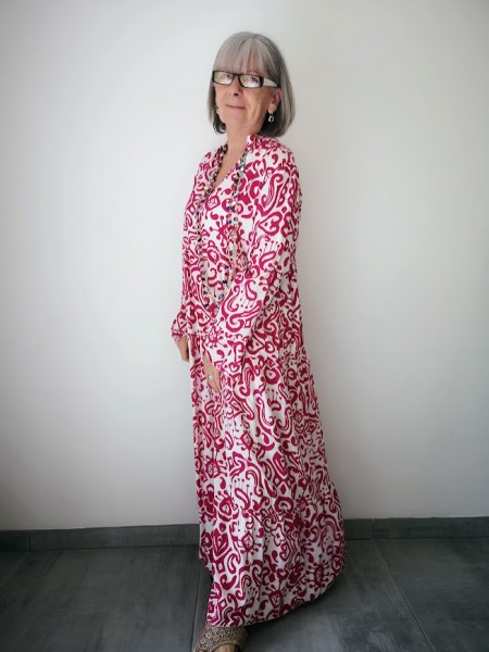 Robe longue décolleté en v couleur framboise l 2 vue de profil l Tilleulmenthe mode boutique de vêtements femme en ligne