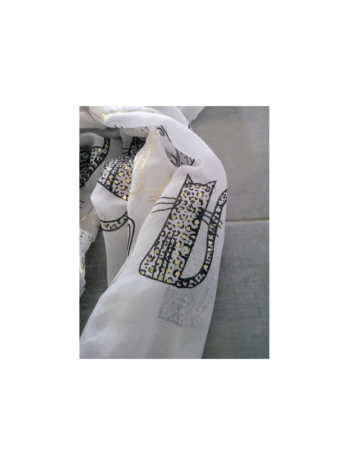 Foulard avec motifs chats l 2 vue chat l Tilleulmenthe mode boutique de vêtements femme en ligne