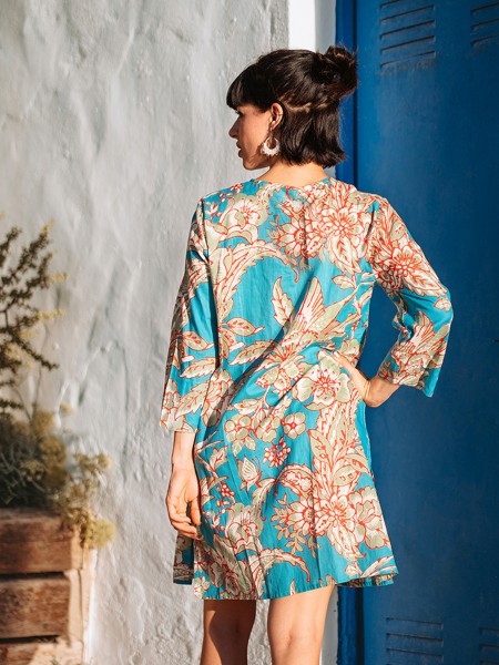 Robe courte imprimé floral bleue avec pompon l 2 vue de dos l Tilleulmenthe mode boutique de vêtements femme en ligne