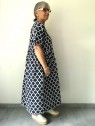 Robe bleu marine et beige 100% Coton l 2 vue de profil l Tilleulmenthe mode boutique de vêtements femme en ligne