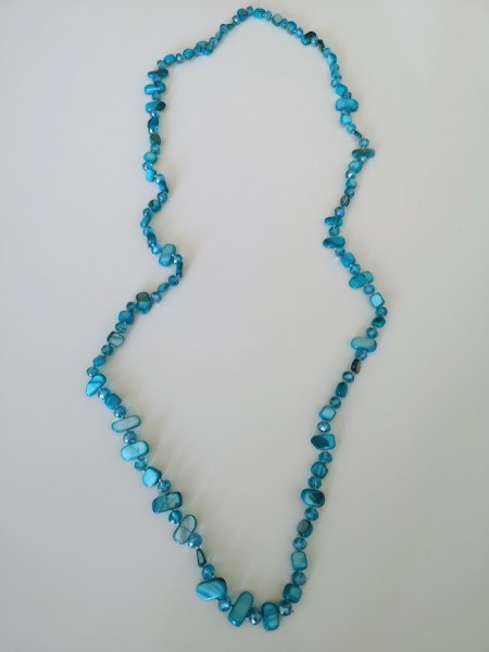 Sautoir avec perles bleues l 2 vue perles l Tilleulmenthe mode boutique de vêtements femme en ligne
