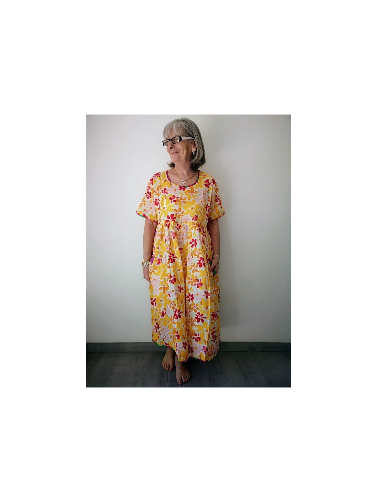 Robe longue colorée à fleurs l 2 vue motif l Tilleulmenthe mode boutique de vêtements femme en ligne