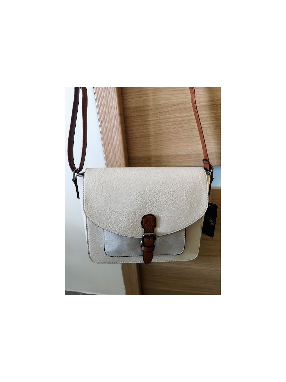 Sac bandoulière blanc et marron avec poches zippées l 2 vue poche l Tilleulmenthe mode boutique de vêtements femme en ligne