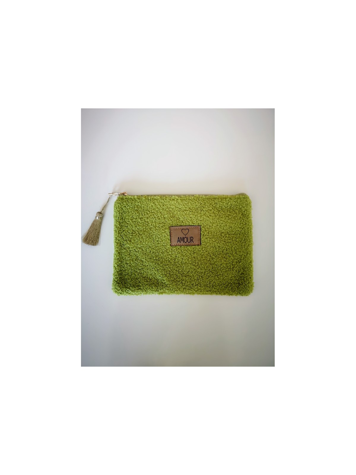 Pochette zippée avec inscription Amour l 2 vue inscription l Tilleulmenthe mode boutique de vêtements femme