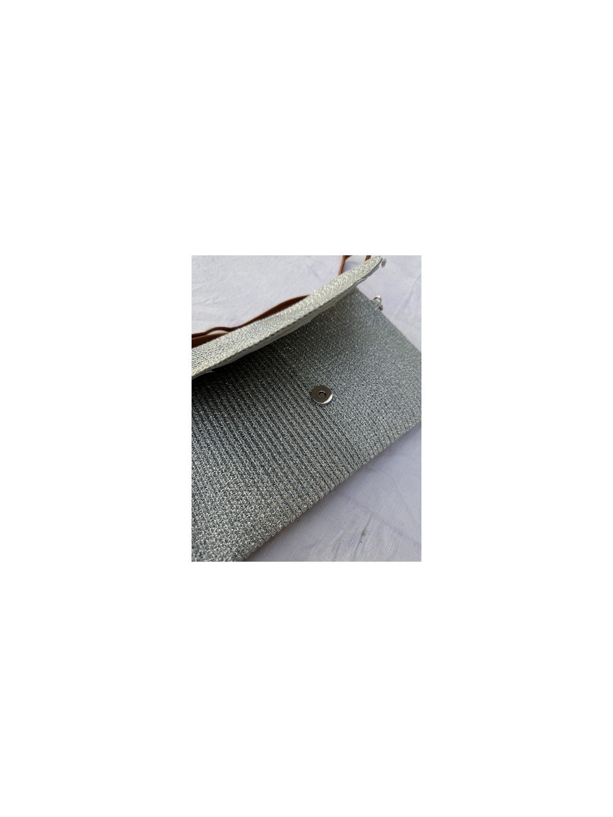 Pochette à paillettes avec bouton l 3 vue ouverte l Tilleulmenthe mode boutique de vêtements femme en ligne