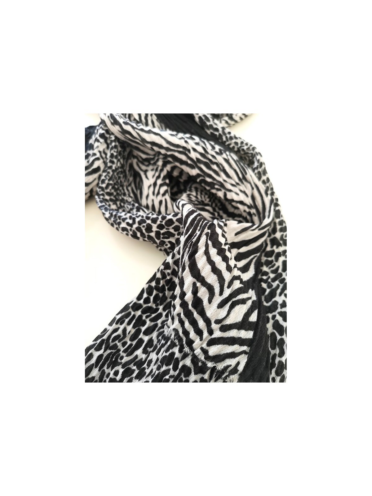 Foulard femme imprimé léopard et zébré l 3 vue motif l Tilleulmenthe mode boutique de vêtements femme en ligne