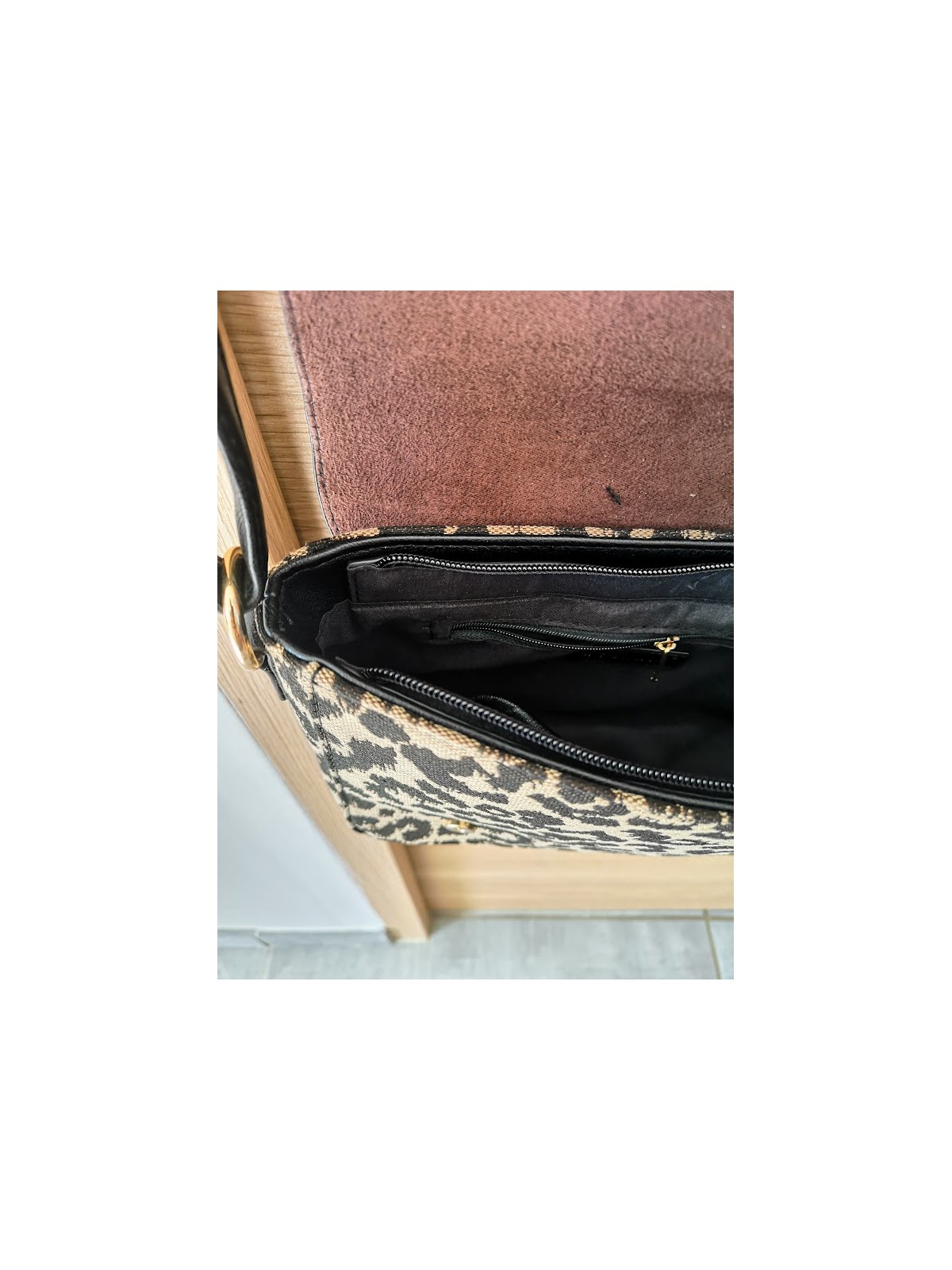 Sac à main bandoulière réglable imprimé léopard l 5 vue interieur l Tilleulmenthe mode boutique de vêtements femme en ligne