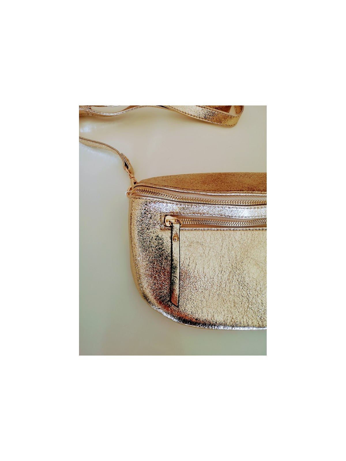 Sac bandoulière réglable couleur gold l 2 vue fermeture zippée l Tilleulmenthe mode boutique de vêtements femme en ligne