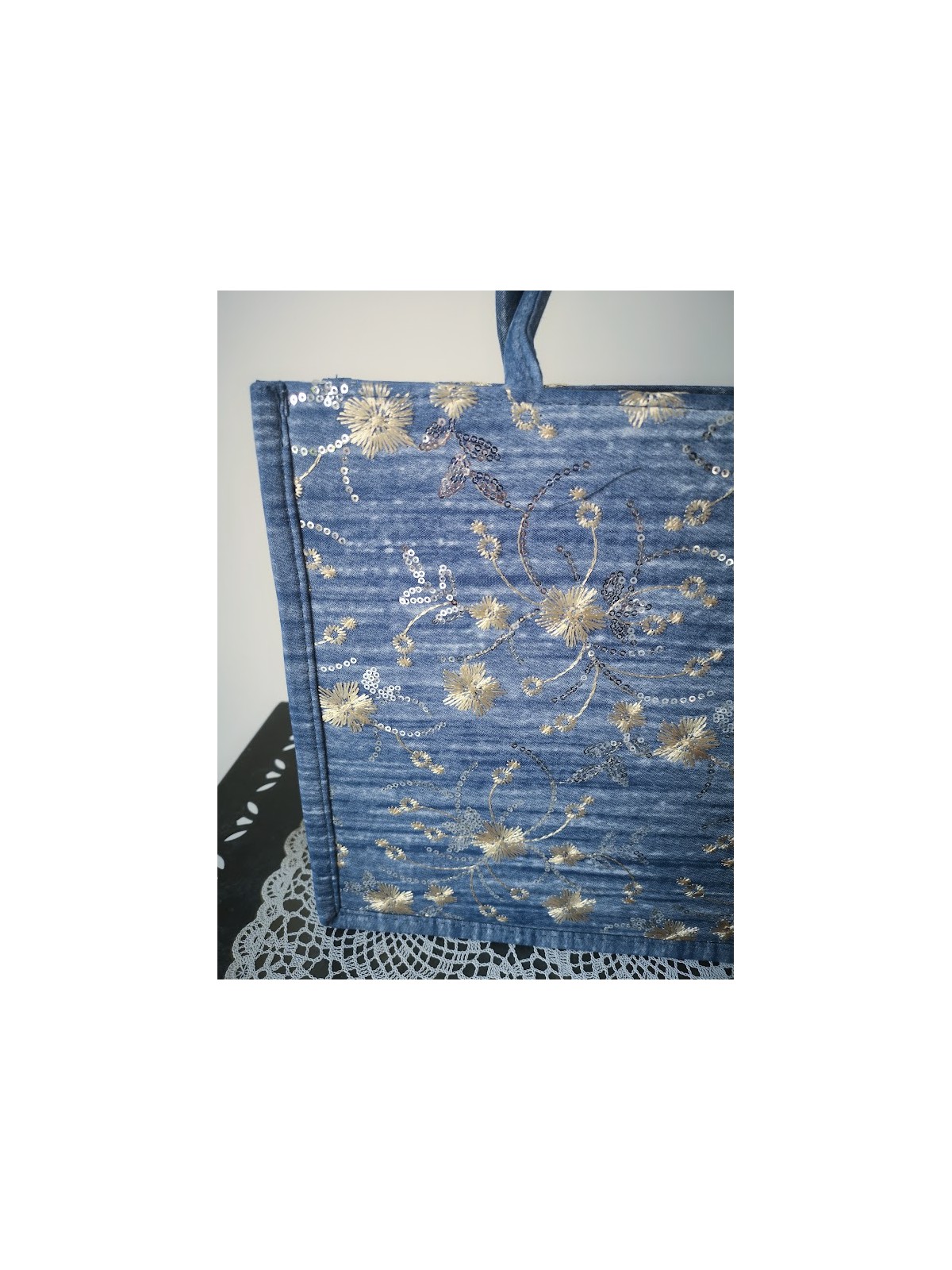 Sac en jeans broderies dorées l 2 vue rapprochée l Tilleulmenthe mode boutique de vêtements femme en ligne